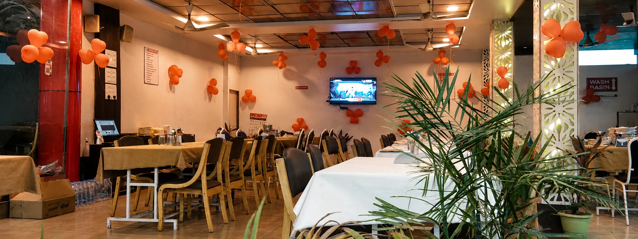 Vegetarian restaurant family seating at Hotel Sangram Palace